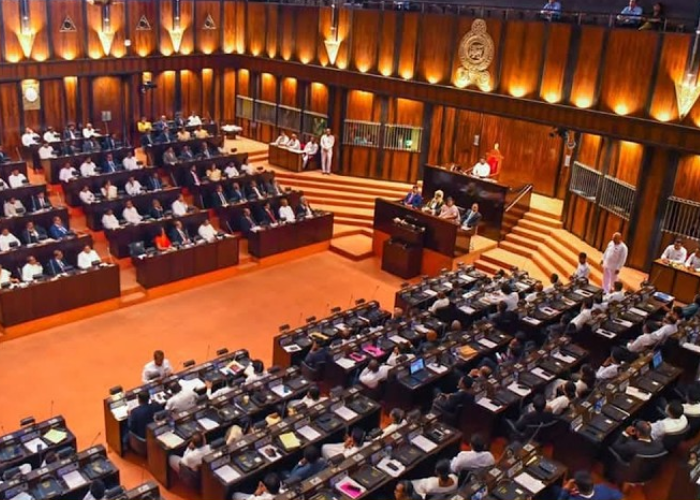 පාර්ලිමේන්තුවත් නිහඬ වෙයි (VIDEO)
