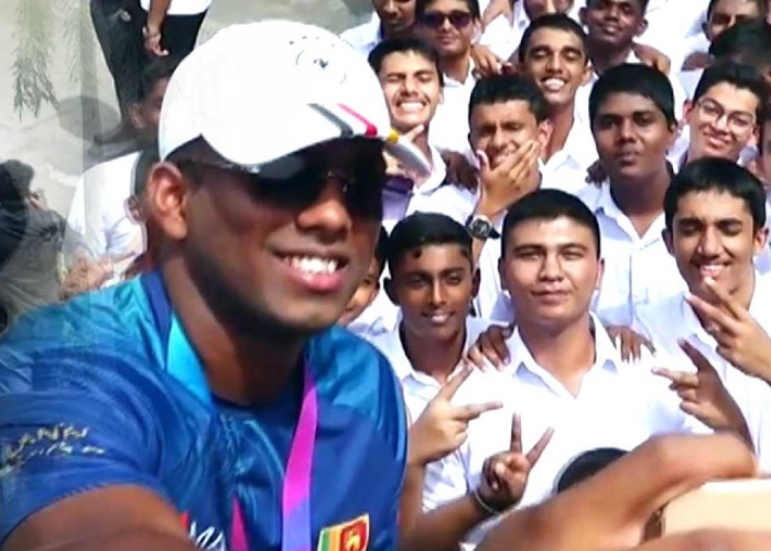 රුමේෂ්ට හිමිවූ උණුසුම් පිළිගැනීම (VIDEO)