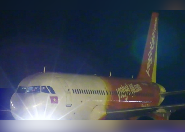 ලංකාවට ආව වියට් ජෙට් (VIDEO)