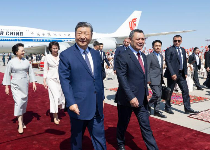 චීන ජනපති කිර්ගිස්ථානයේ Bishkek නුවරට ළඟා වෙයි